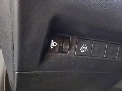 Photo 45 Peugeot 208  PureTech 100 S&S EAT8