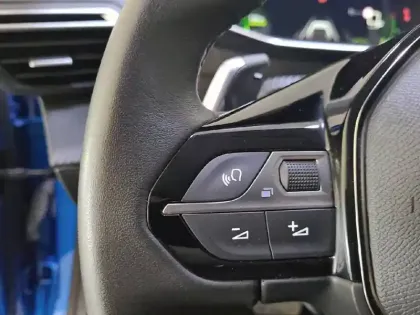 Photo 43 Peugeot 208  PureTech 100 S&S EAT8