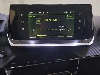 Photo 35 Peugeot 208  PureTech 100 S&S EAT8