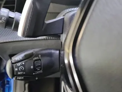 Photo 42 Peugeot 208  PureTech 100 S&S EAT8