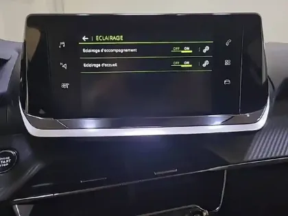 Photo 40 Peugeot 208  PureTech 100 S&S EAT8