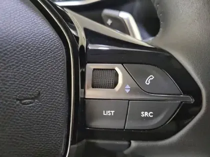 Photo 44 Peugeot 208  PureTech 100 S&S EAT8