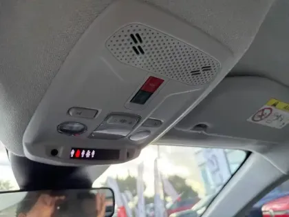 Photo 19 Citroën C4 e- 136 ch Automatique