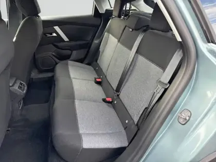 Photo 32 Citroën C4 e- 136 ch Automatique