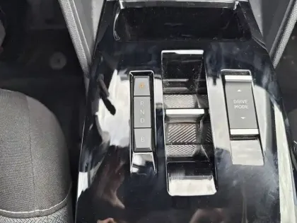 Photo 34 Citroën C4 e- 136 ch Automatique