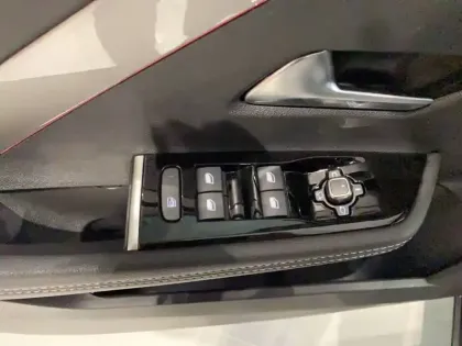 Photo 9 Opel Astra  Hybride Rechargeable 180 ch BVA8