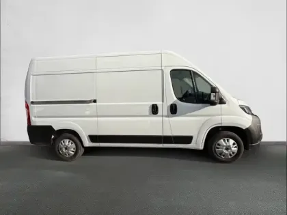 Photo 23 Peugeot Boxer  FOURGON TOLE 3.3 T L2H2 140 S&S BVM6