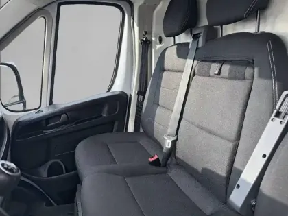 Photo 31 Peugeot Boxer  FOURGON TOLE 3.3 T L2H2 140 S&S BVM6