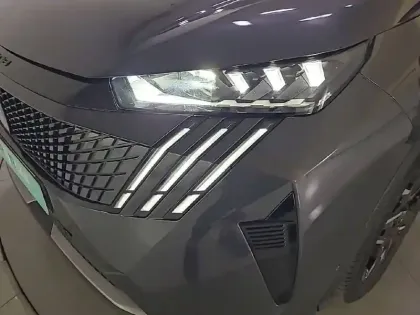 Photo 27 Peugeot 3008  Hybrid 136 e-DCS6