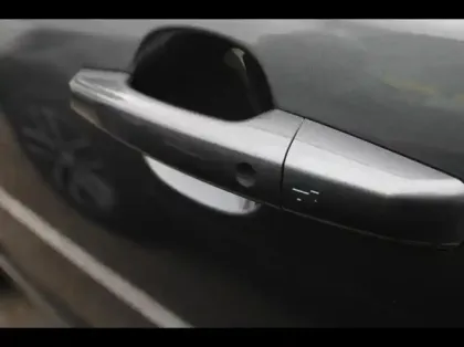 Photo 20 Jaguar E-Pace  2.0D 180ch R-Dynamic Chequered Flag AWD BVA9 9cv