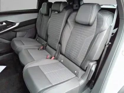 Photo 36 Peugeot 5008  Electrique 73 kWh 210 ch
