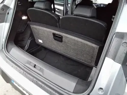 Photo 48 Peugeot 5008  Electrique 73 kWh 210 ch
