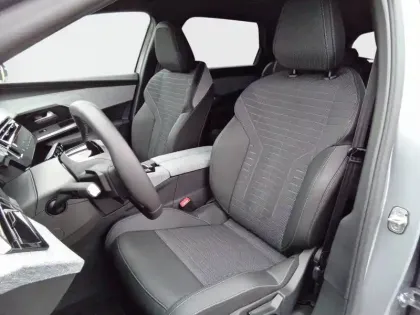 Photo 35 Peugeot 5008  Electrique 73 kWh 210 ch
