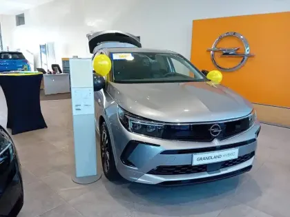 Photo 10 Opel Grandland  Hybrid 225 ch BVA8