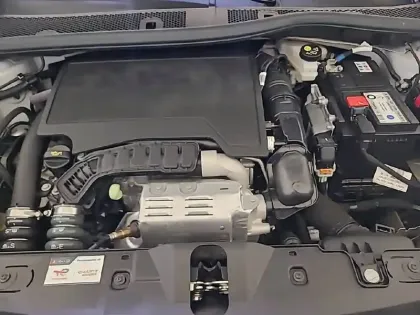 Photo 14 Peugeot 2008  PureTech 100 S&S BVM6