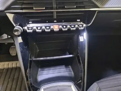 Photo 19 Peugeot 2008  PureTech 100 S&S BVM6