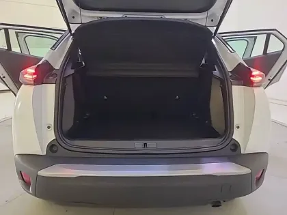 Photo 5 Peugeot 2008  PureTech 100 S&S BVM6