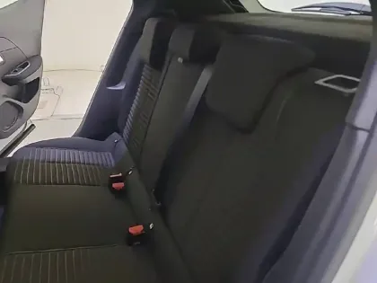 Photo 11 Peugeot 2008  PureTech 100 S&S BVM6