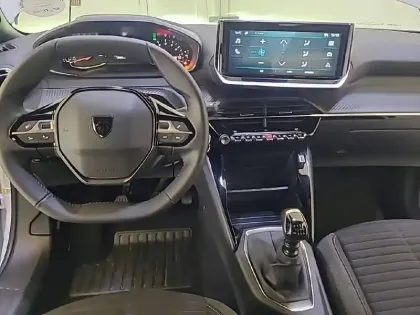 Photo 7 Peugeot 2008  PureTech 100 S&S BVM6