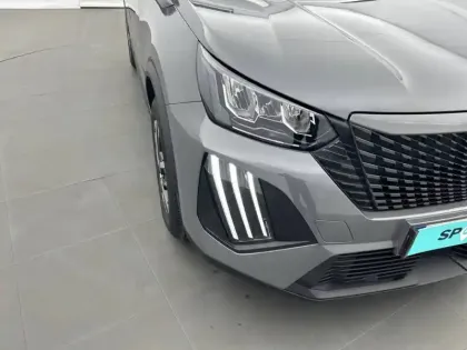 Photo 35 Peugeot 2008  Hybrid 136 e-DCS6