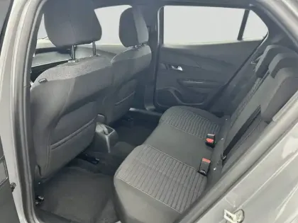 Photo 31 Peugeot 2008  Hybrid 136 e-DCS6