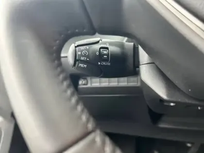 Photo 38 Peugeot 2008  Hybrid 136 e-DCS6