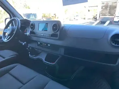 Photo 72 Mercedes Sprinter  FGN 215 CDI 39 3.0T FWD