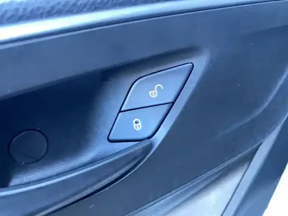 Photo 77 Mercedes Sprinter  FGN 215 CDI 39 3.0T FWD