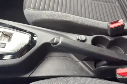 Photo 97 Peugeot 208  Hybrid 100 e-DCS6