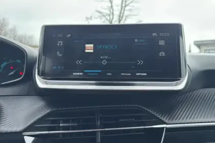 Photo 59 Peugeot 208  Hybrid 100 e-DCS6