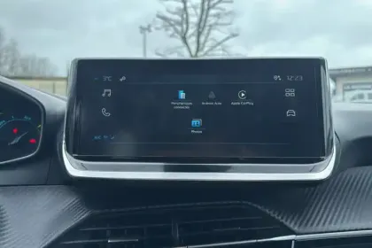 Photo 57 Peugeot 208  Hybrid 100 e-DCS6