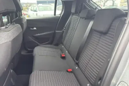 Photo 43 Peugeot 208  Hybrid 100 e-DCS6