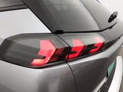 Photo 16 Peugeot 2008  Electrique 136 ch