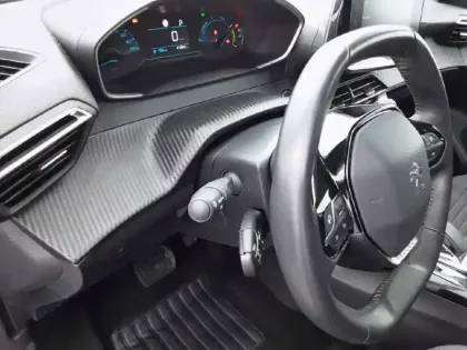 Photo 19 Peugeot 2008  Electrique 136 ch