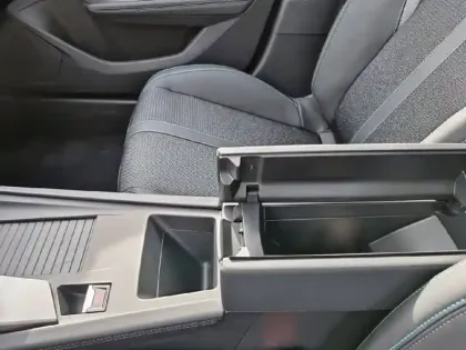 Photo 17 Peugeot 308  SW BlueHDi 130ch S&S EAT8