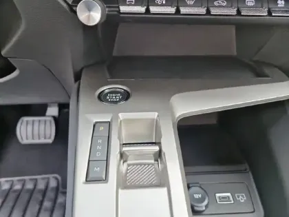 Photo 13 Peugeot 308  SW BlueHDi 130ch S&S EAT8