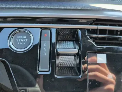 Photo 22 Peugeot 3008  Electrique 73 kWh 210 ch