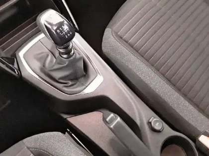 Photo 54 Peugeot 2008  PureTech 100 S&S BVM6