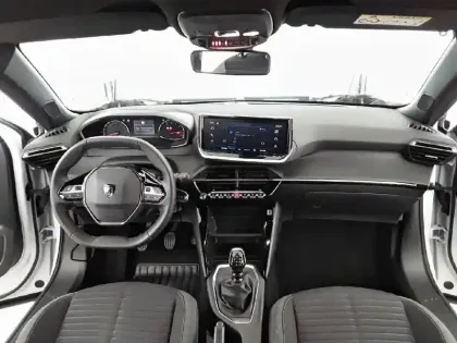 Photo 47 Peugeot 2008  PureTech 100 S&S BVM6