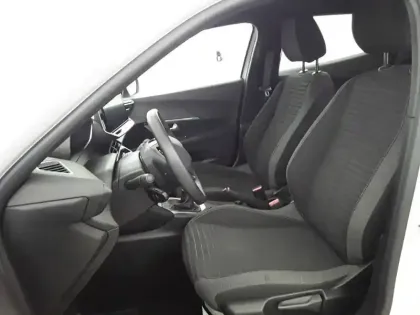 Photo 48 Peugeot 2008  PureTech 100 S&S BVM6