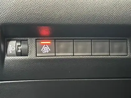 Photo 25 Peugeot 2008  e- 136ch Active