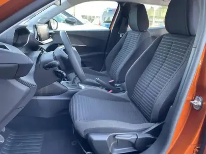 Photo 13 Peugeot 2008  e- 136ch Active