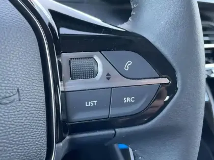 Photo 12 Peugeot 2008  e- 136ch Active