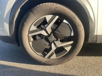 Photo 31 Peugeot 2008  Hybrid 136 e-DCS6