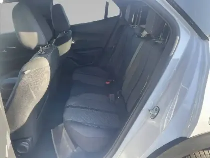 Photo 30 Peugeot 2008  Hybrid 136 e-DCS6