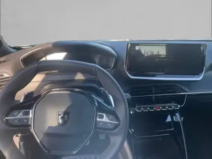 Photo 27 Peugeot 2008  Hybrid 136 e-DCS6