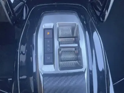 Photo 32 Peugeot 2008  Hybrid 136 e-DCS6