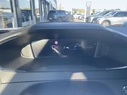 Photo 28 Peugeot 2008  Hybrid 136 e-DCS6