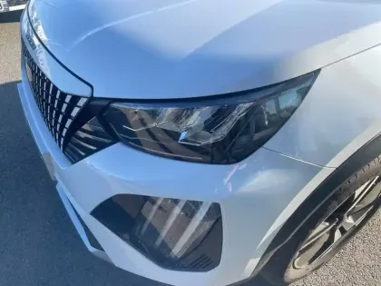 Photo 34 Peugeot 2008  Hybrid 136 e-DCS6