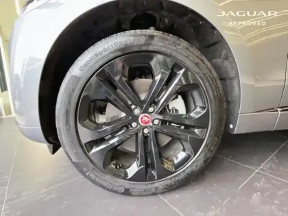 Photo 10 Jaguar F-Pace  P400e Plug-in-Hybrid R-Dynamic SE BVA8 AWD